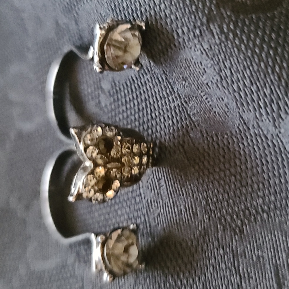 Ring - Picture 2 of 2